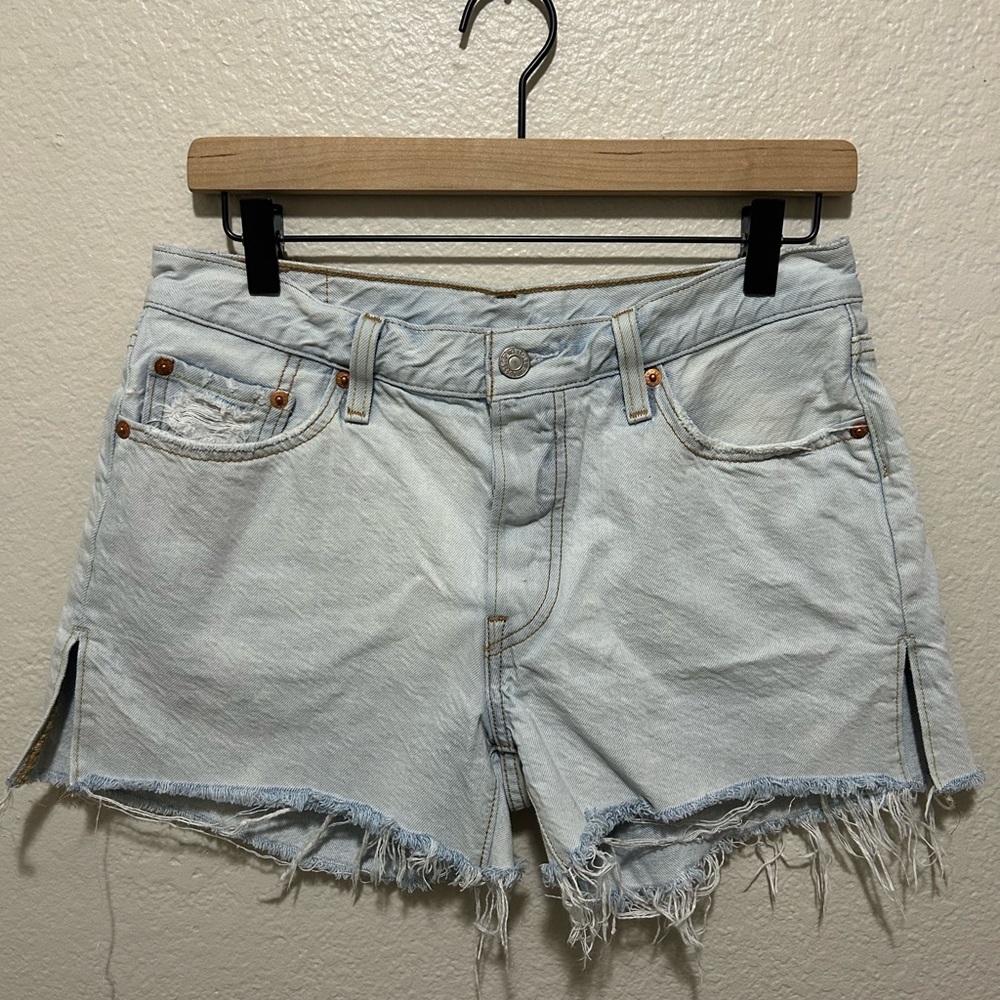 Levi’s 501 High Rise Light Wash Button Fly Shorts Size 28 Vintage Fit